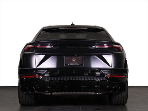 2023 Lamborghini Urus S
