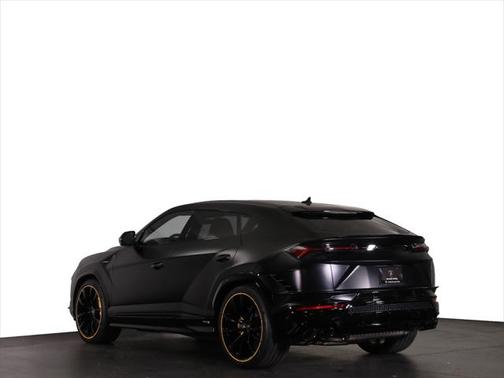 2023 Lamborghini Urus S