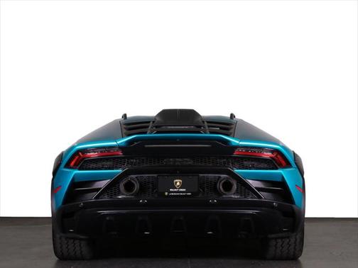 2024 Lamborghini Huracan Sterrato Base