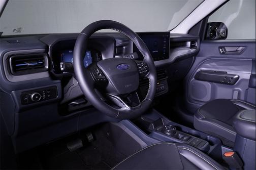 2025 Ford Maverick Lobo Standard