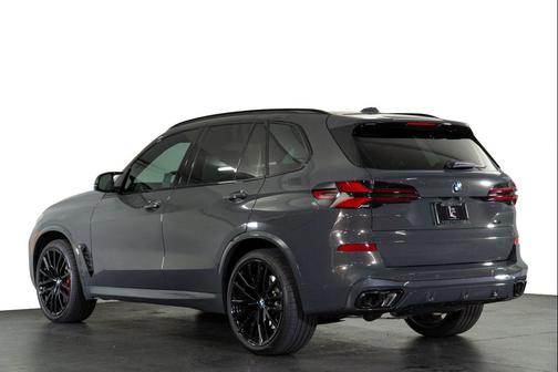Dravit Grey Metallic 2026 BMW X5 M60i
