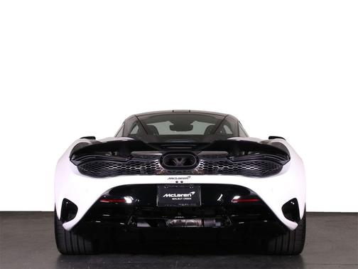2025 McLaren 750S Coupe
