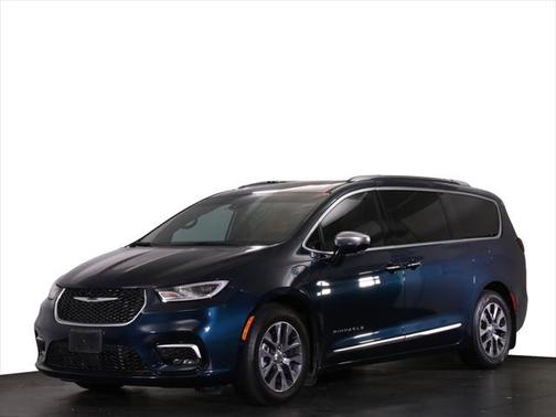 2022 Chrysler Pacifica L
