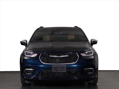 2022 Chrysler Pacifica L