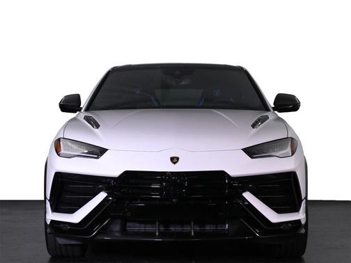 2023 Lamborghini Urus Performante