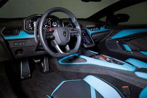 2025 Lamborghini Revuelto Base