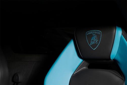 2025 Lamborghini Revuelto Base