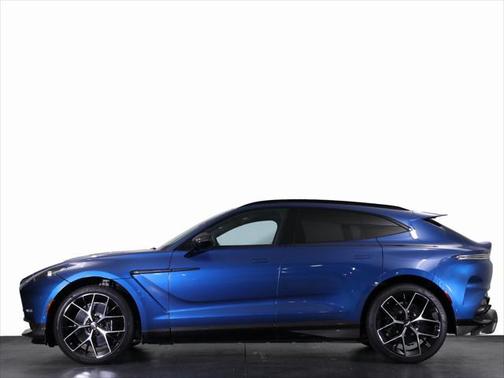 2025 Aston Martin DBX 707