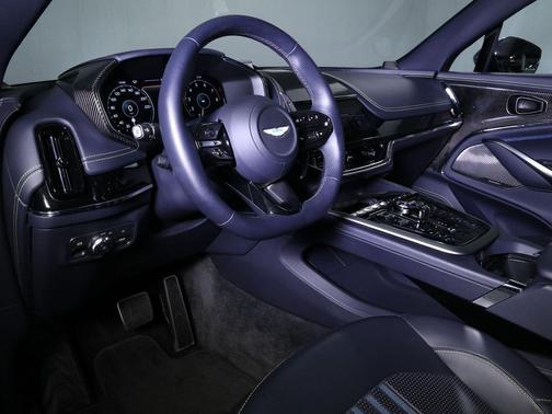 2025 Aston Martin DBX 707