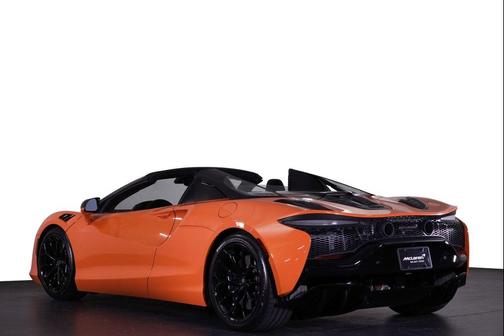 2026 McLaren Artura 