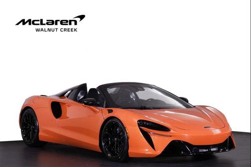 2026 McLaren Artura 