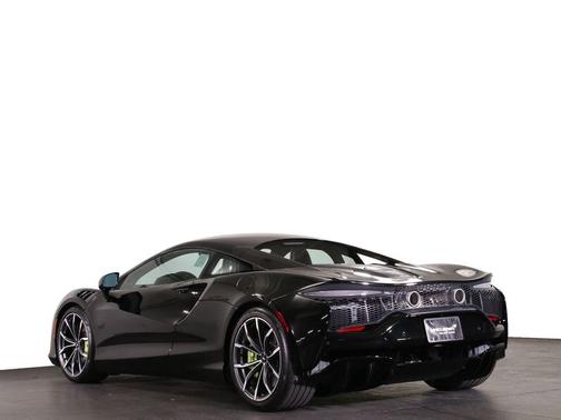 2025 McLaren Artura Performance