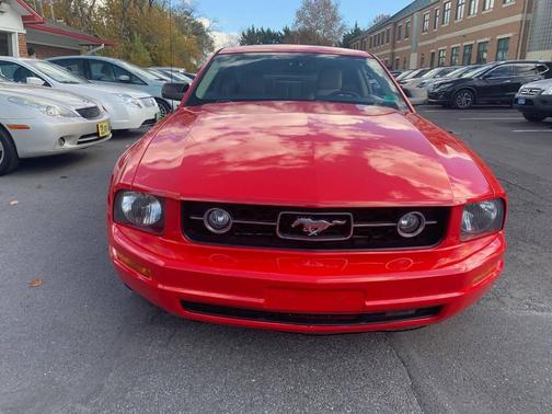 2006 Ford Mustang Deluxe