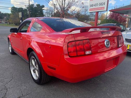 2006 Ford Mustang Deluxe
