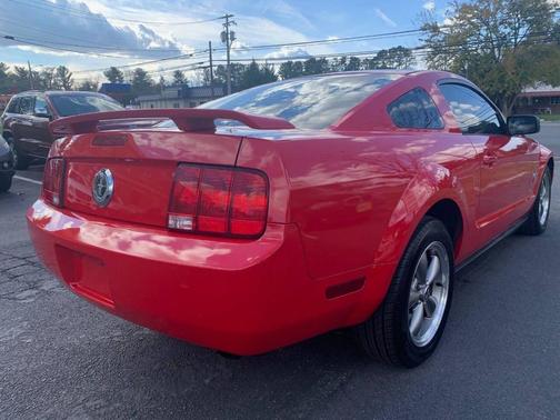 2006 Ford Mustang Deluxe