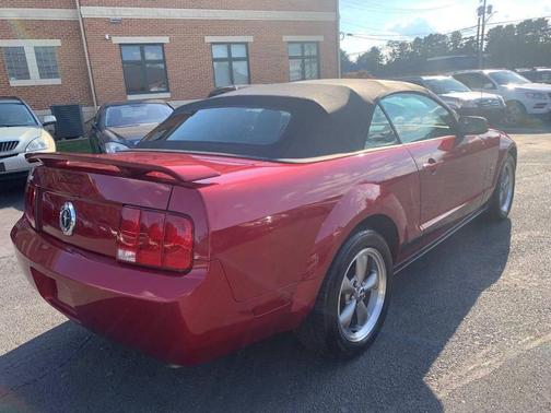 2006 Ford Mustang Base