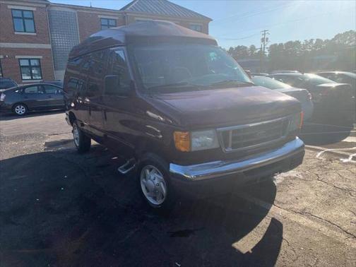 2005 Ford E350 Super Duty XL Wagon