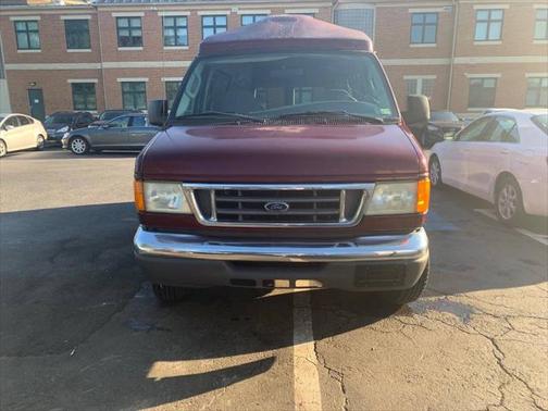 2005 Ford E350 Super Duty XL Wagon