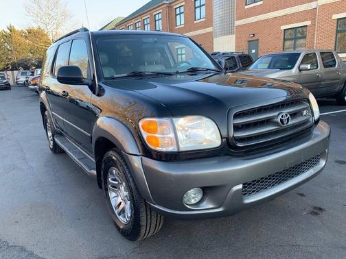 2004 Toyota Sequoia SR5