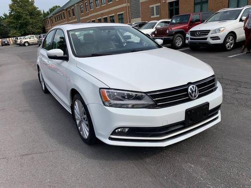 2015 Volkswagen Jetta Auto SE w/Connectivity/Navigation