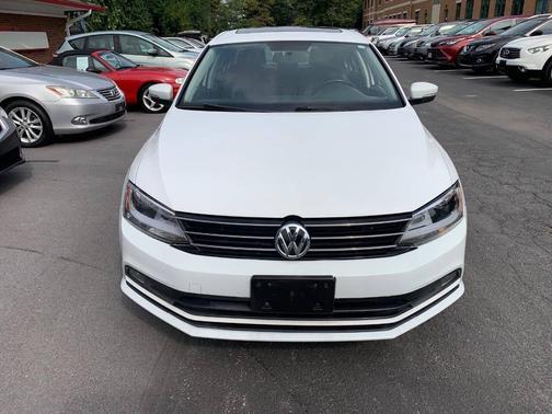 2015 Volkswagen Jetta Auto SE w/Connectivity/Navigation