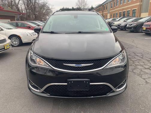 2018 Chrysler Pacifica Touring-L