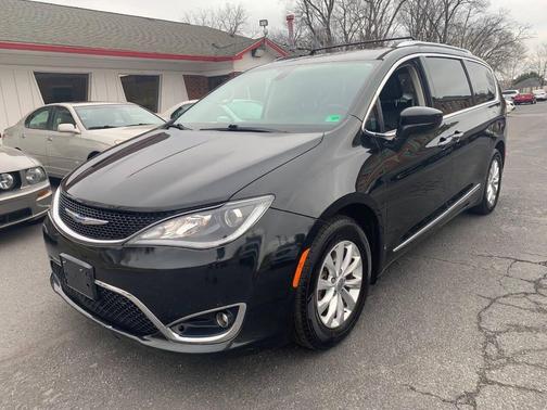 2018 Chrysler Pacifica Touring-L
