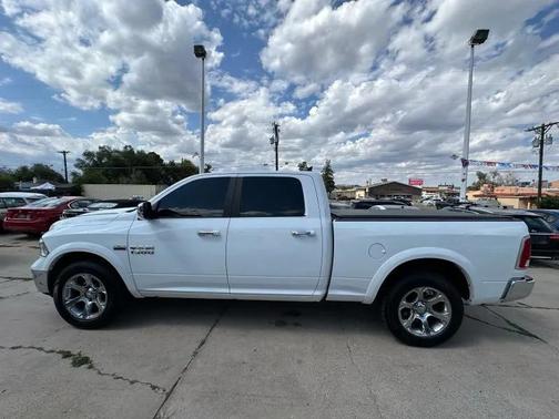 Bright White Clearcoat 2017 RAM 1500 Laramie