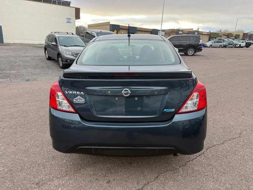 2015 Nissan Versa 1.6 S+