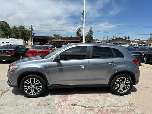 Mercury Gray Metallic 2017 Mitsubishi Outlander Sport 2.0 LE