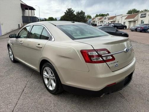 2018 Ford Taurus SE