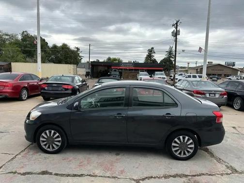 2012 Toyota Yaris L