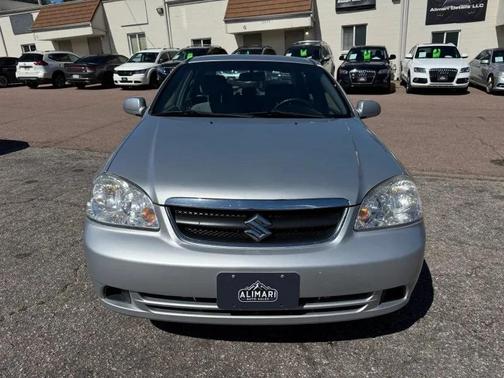2007 Suzuki Forenza 