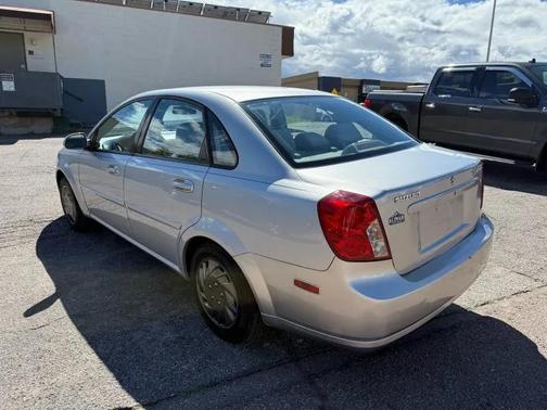 2007 Suzuki Forenza 
