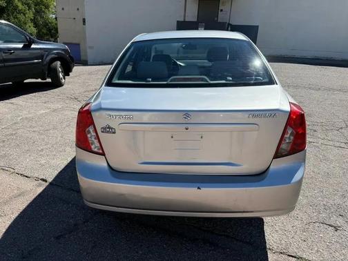 2007 Suzuki Forenza 