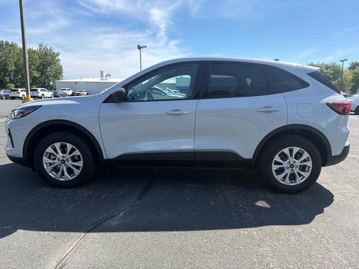 Space Silver Metallic 2025 Ford Escape Active