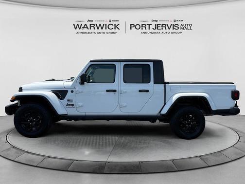 Bright White Clearcoat 2023 Jeep Gladiator Sport