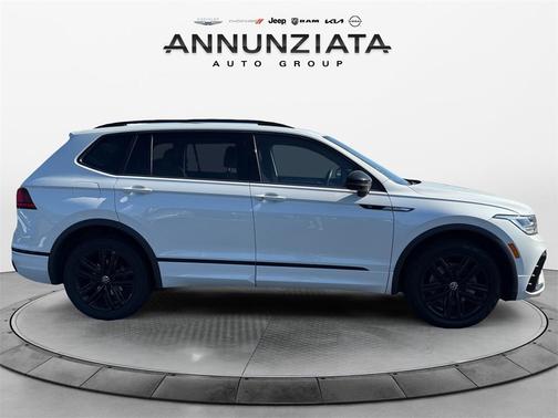 2022 Volkswagen Tiguan 2.0T SE R-Line Black