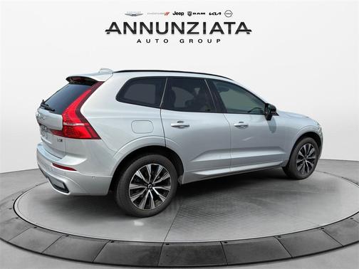 2024 Volvo XC60 B5 Plus Dark Theme