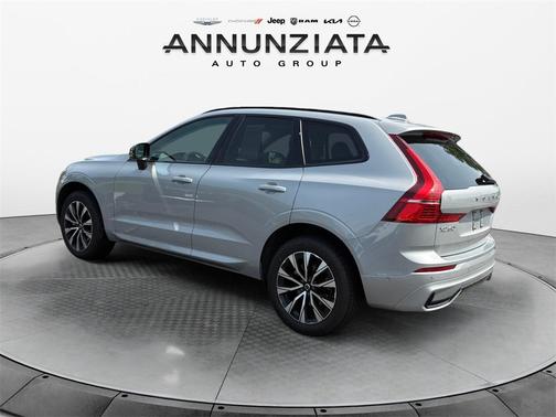 2024 Volvo XC60 B5 Plus Dark Theme