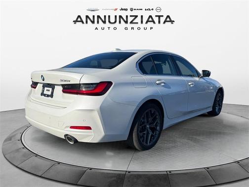 2025 BMW 330 i xDrive