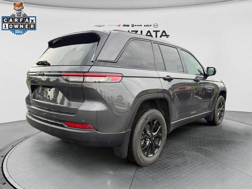 Metallic 2025 Jeep Grand Cherokee Laredo
