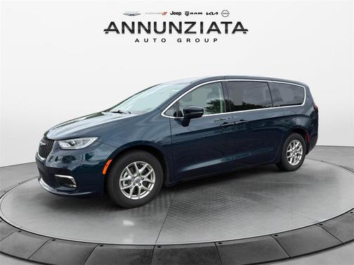 2023 Chrysler Pacifica Touring-L