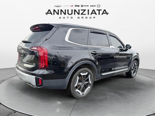 2023 Kia Telluride S