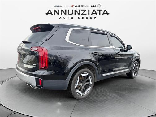 2023 Kia Telluride S