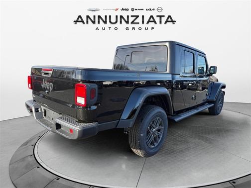 2026 Jeep Gladiator Sport