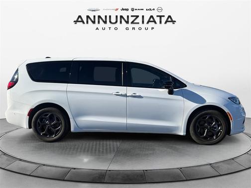 2023 Chrysler Pacifica Hybrid Limited