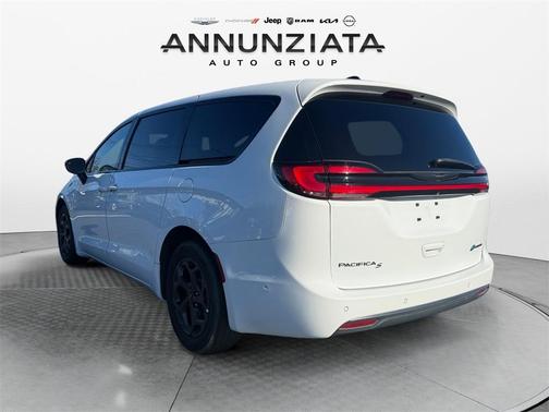 2023 Chrysler Pacifica Hybrid Limited