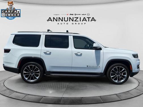 Bright White Clearcoat 2022 Jeep Wagoneer Series II
