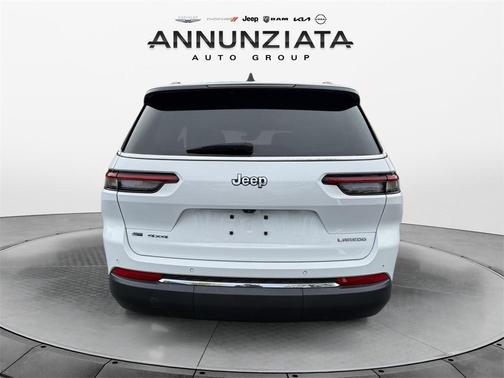 2022 Jeep Grand Cherokee L Laredo